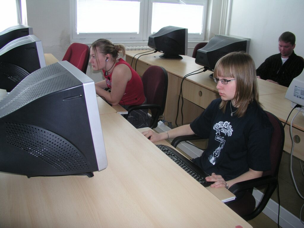 Soutěž dětí v malování na PC – Cvrček